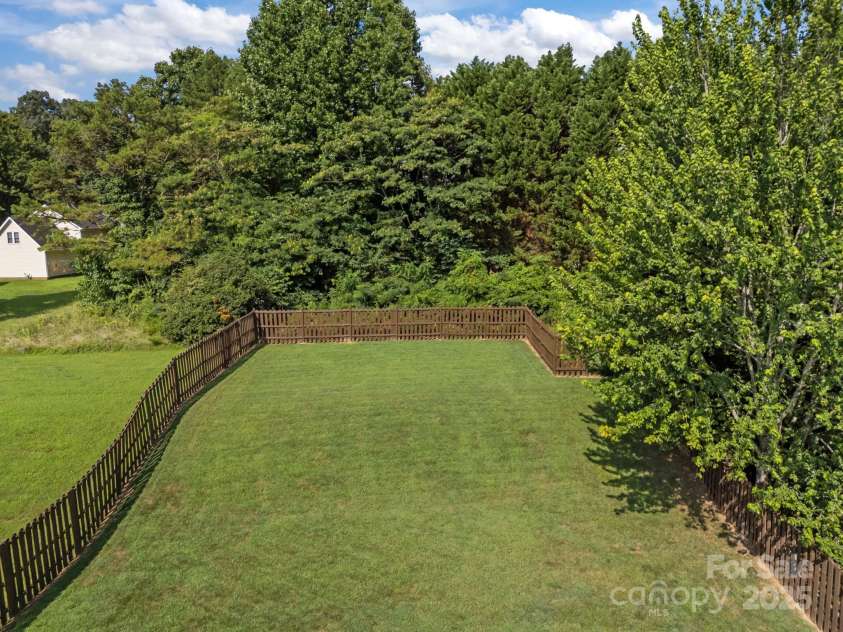 6019 Patricia Ryan Drive, Charlotte, NC 28216.  MLS# CAR4281594, YatesRealty ID 30156. 