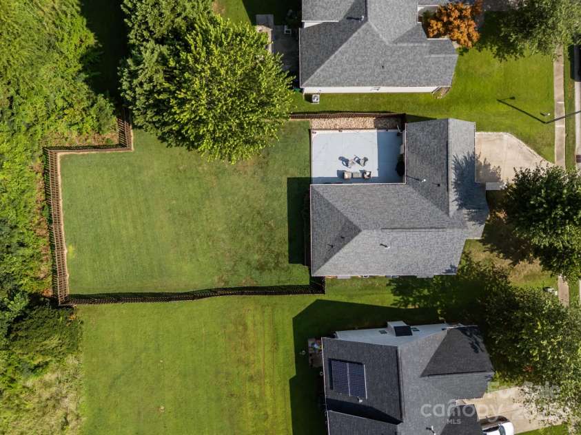 6019 Patricia Ryan Drive, Charlotte, NC 28216.  MLS# CAR4281594, YatesRealty ID 30156. 