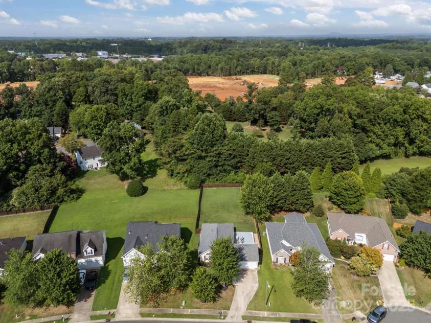 6019 Patricia Ryan Drive, Charlotte, NC 28216.  MLS# CAR4281594, YatesRealty ID 30156. 