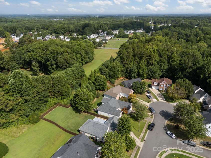 6019 Patricia Ryan Drive, Charlotte, NC 28216.  MLS# CAR4281594, YatesRealty ID 30156. 