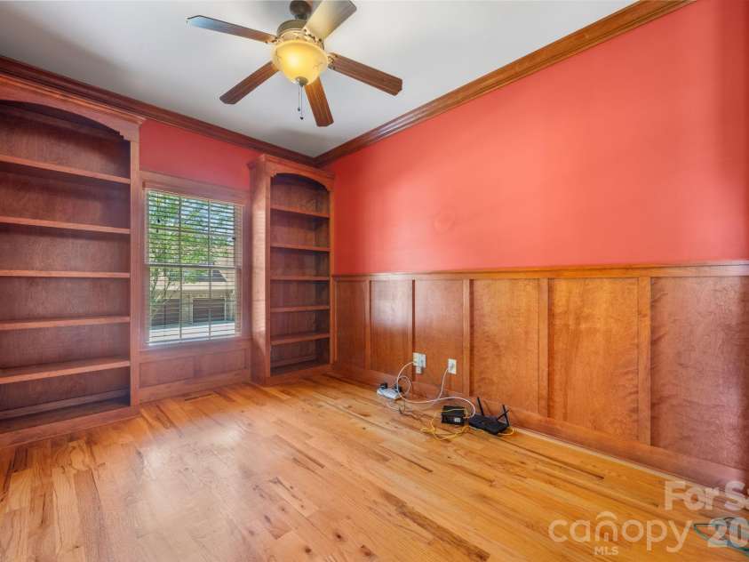 1055 Catawba Greens Drive, Newton, NC 28658.  MLS# CAR4384886, YatesRealty ID 30157. 