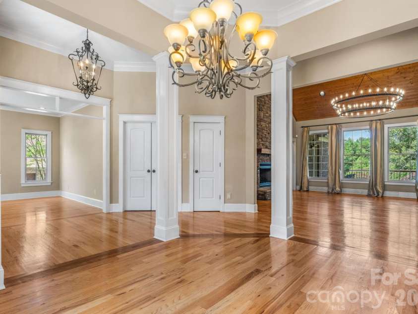 1055 Catawba Greens Drive, Newton, NC 28658.  MLS# CAR4384886, YatesRealty ID 30157. 