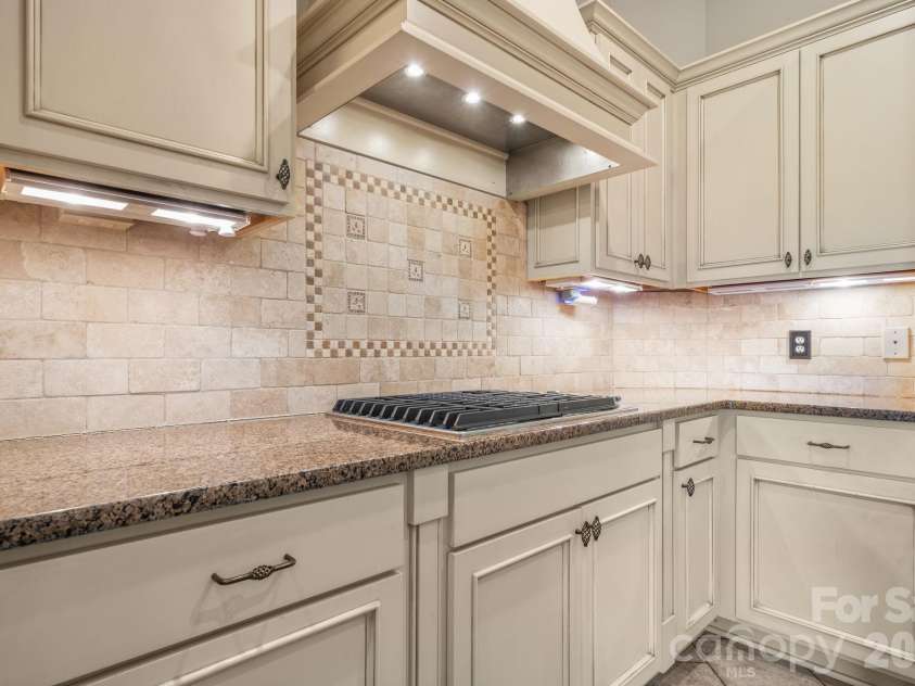 1055 Catawba Greens Drive, Newton, NC 28658.  MLS# CAR4384886, YatesRealty ID 30157. 