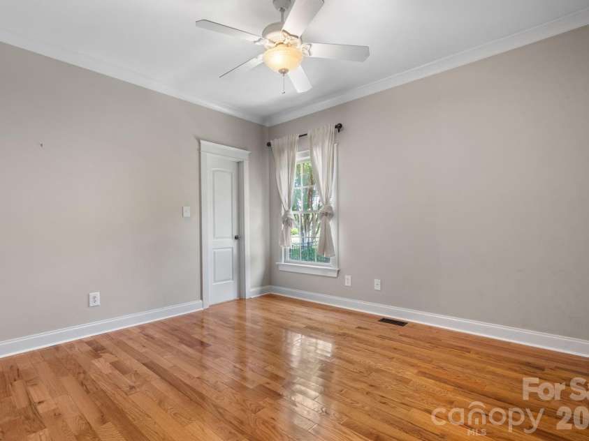 1055 Catawba Greens Drive, Newton, NC 28658.  MLS# CAR4384886, YatesRealty ID 30157. 