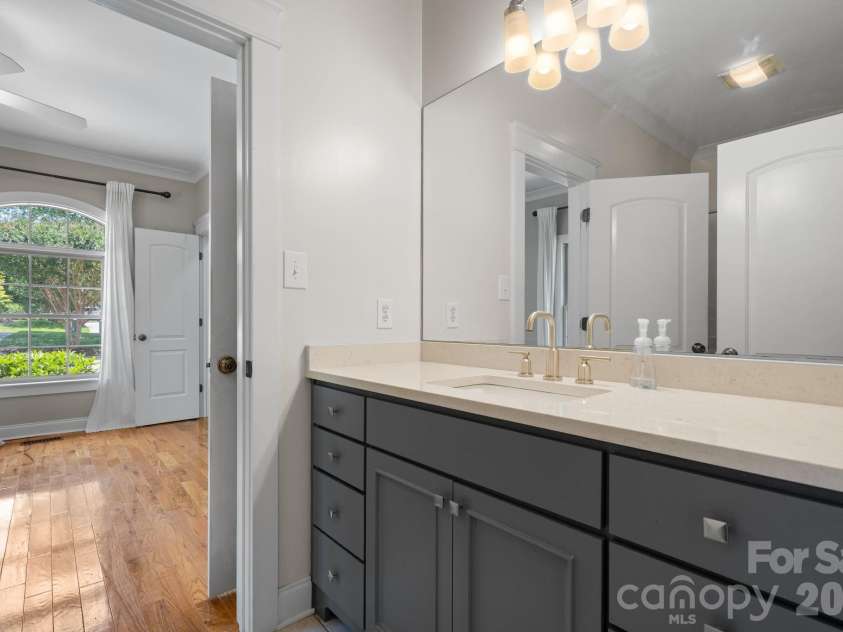 1055 Catawba Greens Drive, Newton, NC 28658.  MLS# CAR4384886, YatesRealty ID 30157. 
