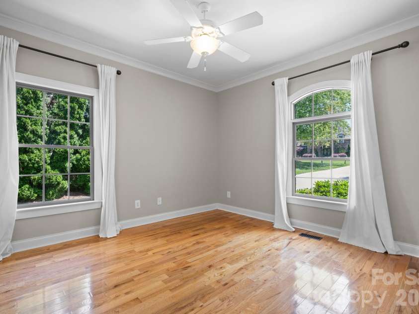 1055 Catawba Greens Drive, Newton, NC 28658.  MLS# CAR4384886, YatesRealty ID 30157. 