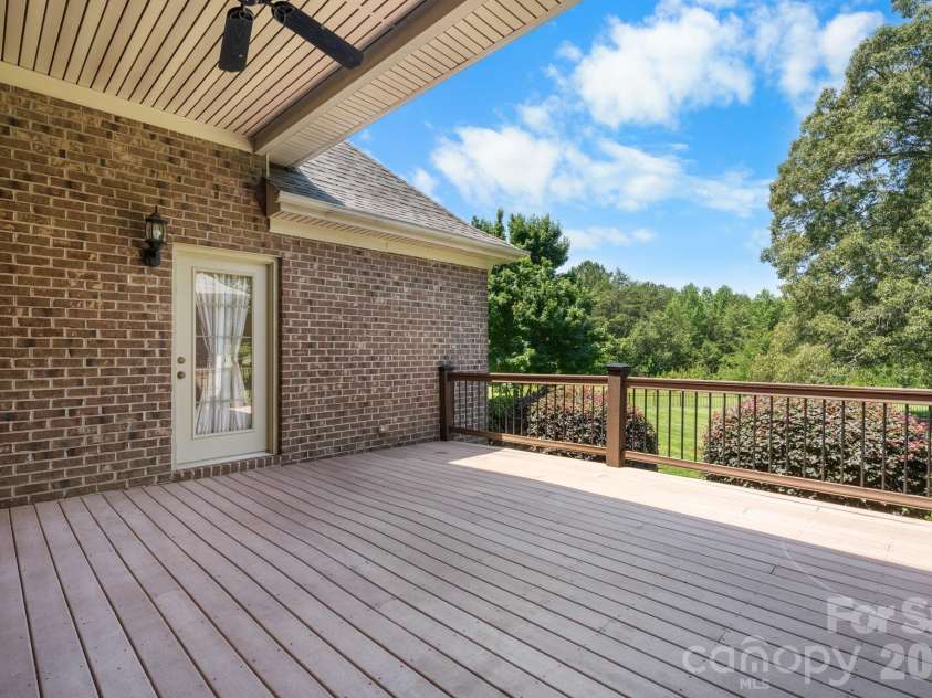1055 Catawba Greens Drive, Newton, NC 28658.  MLS# CAR4384886, YatesRealty ID 30157. 
