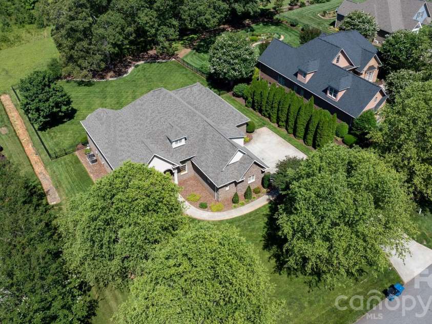 1055 Catawba Greens Drive, Newton, NC 28658.  MLS# CAR4384886, YatesRealty ID 30157. 