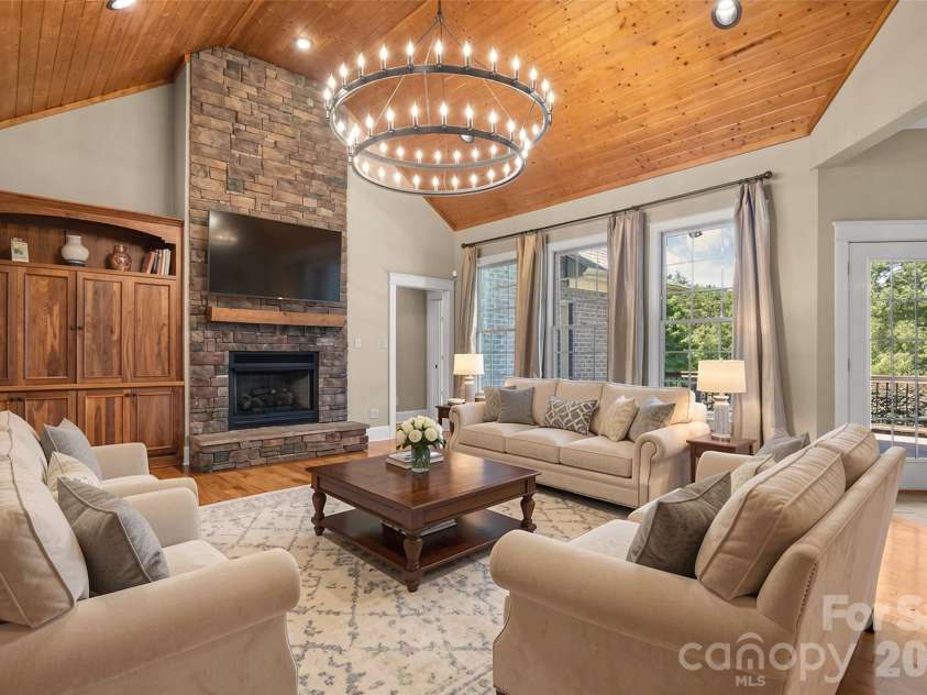 1055 Catawba Greens Drive, Newton, NC 28658.  MLS# CAR4384886, YatesRealty ID 30157. 