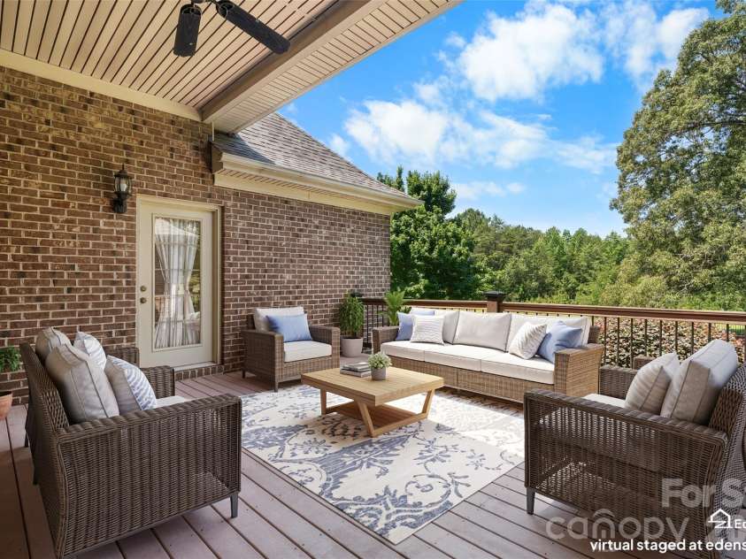 1055 Catawba Greens Drive, Newton, NC 28658.  MLS# CAR4384886, YatesRealty ID 30157. 