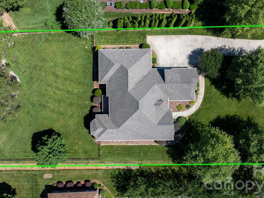 1055 Catawba Greens Drive, Newton, NC 28658.  MLS# CAR4384886, YatesRealty ID 30157. Lines are approximate
