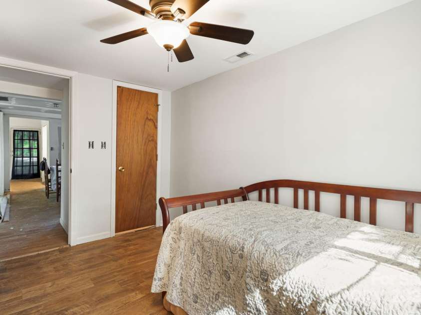 609 Maple Street, Brevard, NC 28712.  MLS# CAR4285702, YatesRealty ID 30157. 