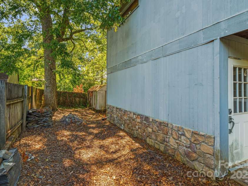 609 Maple Street, Brevard, NC 28712.  MLS# CAR4285702, YatesRealty ID 30157. 