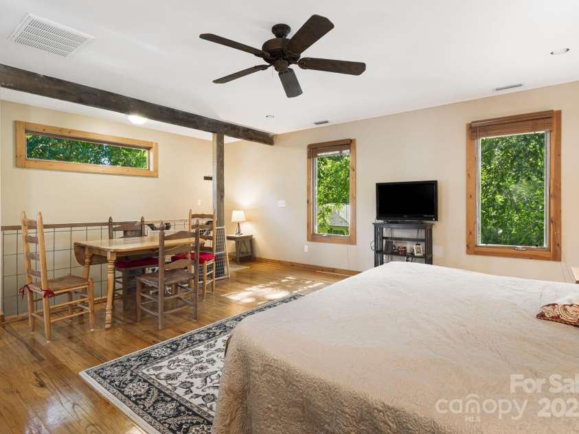 609 Maple Street, Brevard, NC 28712.  MLS# CAR4324804, YatesRealty ID 30157. 