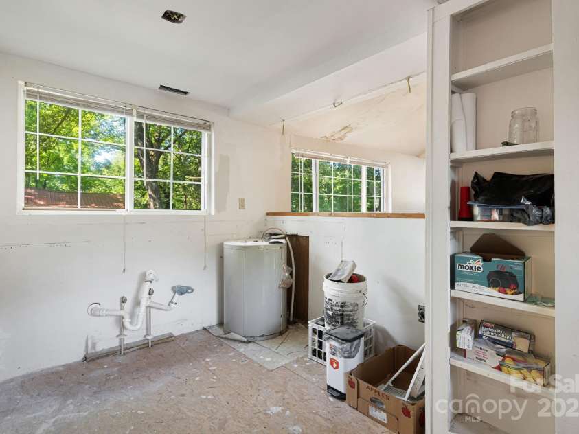 609 Maple Street, Brevard, NC 28712.  MLS# CAR4324804, YatesRealty ID 30157. 