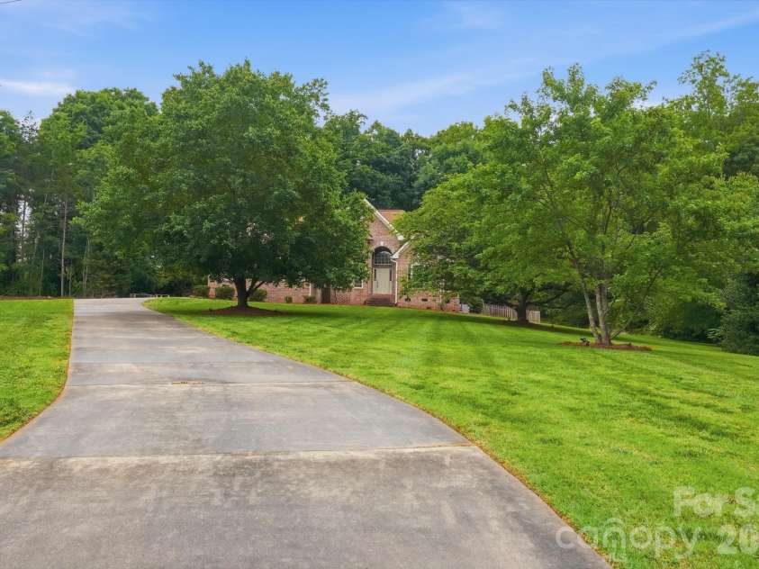 1099 Curve View Road, Lincolnton, NC 28092.  MLS# CAR4389722, YatesRealty ID 30158. 