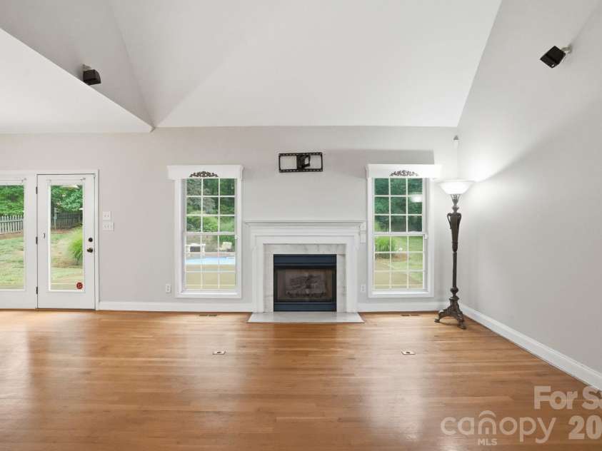 1099 Curve View Road, Lincolnton, NC 28092.  MLS# CAR4389722, YatesRealty ID 30158. 