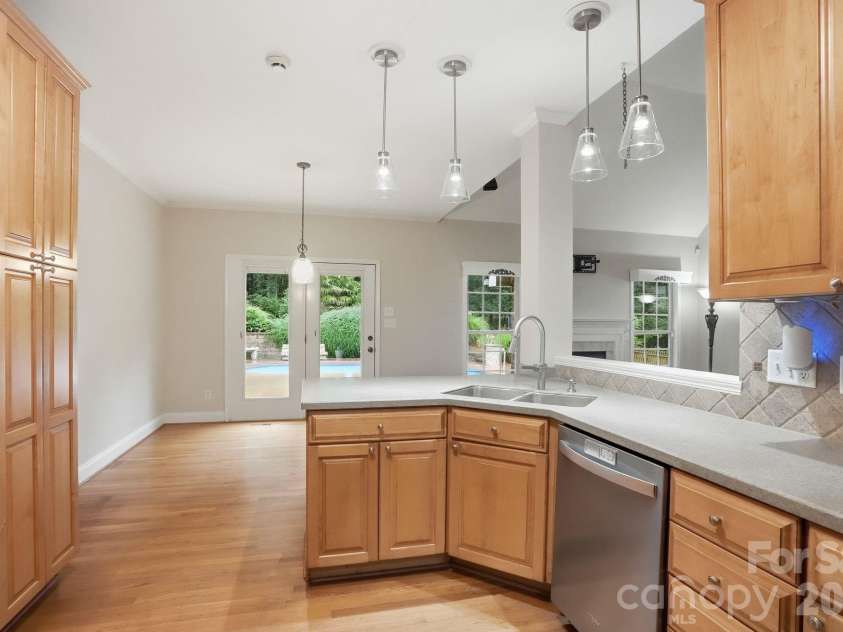 1099 Curve View Road, Lincolnton, NC 28092.  MLS# CAR4389722, YatesRealty ID 30158. 