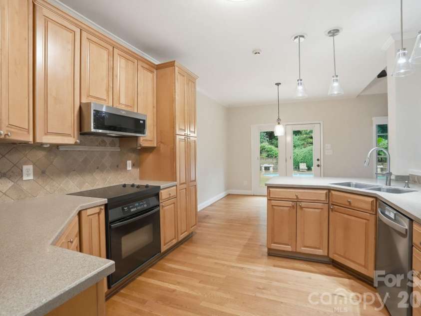 1099 Curve View Road, Lincolnton, NC 28092.  MLS# CAR4389722, YatesRealty ID 30158. 