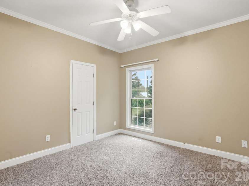 1099 Curve View Road, Lincolnton, NC 28092.  MLS# CAR4389722, YatesRealty ID 30158. 