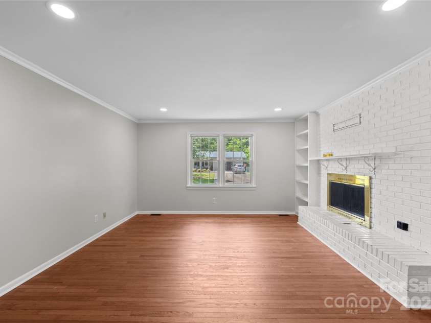 2011 Hampton Heights Street, Lenoir, NC 28645.  MLS# CAR4267552, YatesRealty ID 30159. 