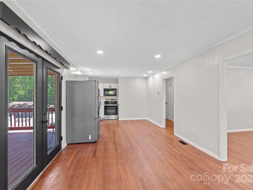 2011 Hampton Heights Street, Lenoir, NC 28645.  MLS# CAR4267552, YatesRealty ID 30159. 