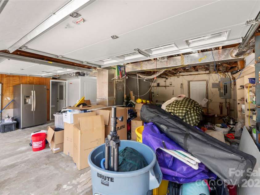 2011 Hampton Heights Street, Lenoir, NC 28645.  MLS# CAR4267552, YatesRealty ID 30159. Attached Garage