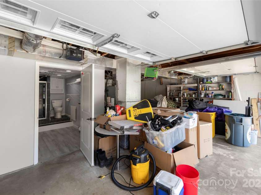 2011 Hampton Heights Street, Lenoir, NC 28645.  MLS# CAR4267552, YatesRealty ID 30159. Attached Garage