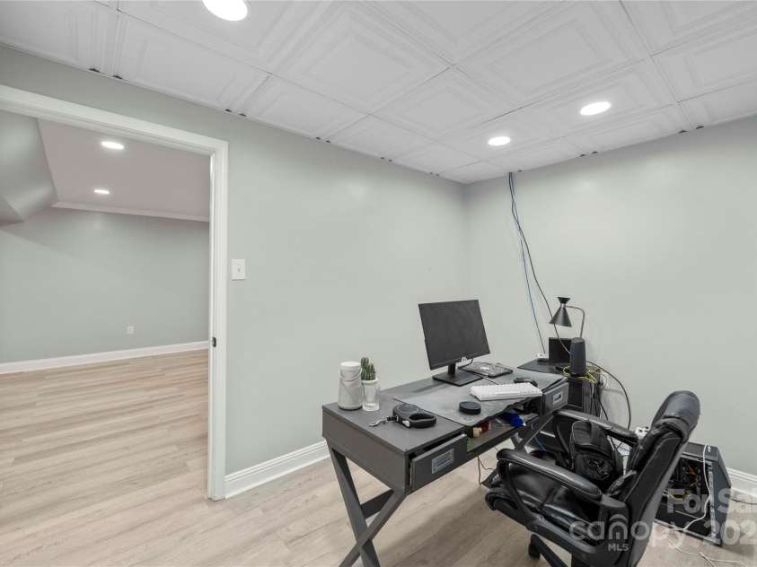 2011 Hampton Heights Street, Lenoir, NC 28645.  MLS# CAR4267552, YatesRealty ID 30159. Lower Office