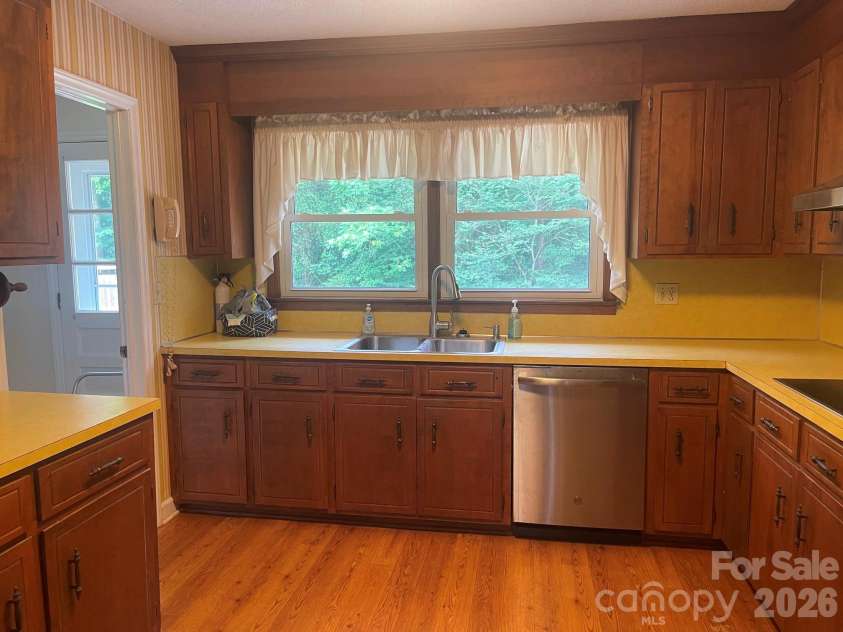 8806 Crestwood Drive, Mount Pleasant, NC 28124.  MLS# CAR4391320, YatesRealty ID 30159. 