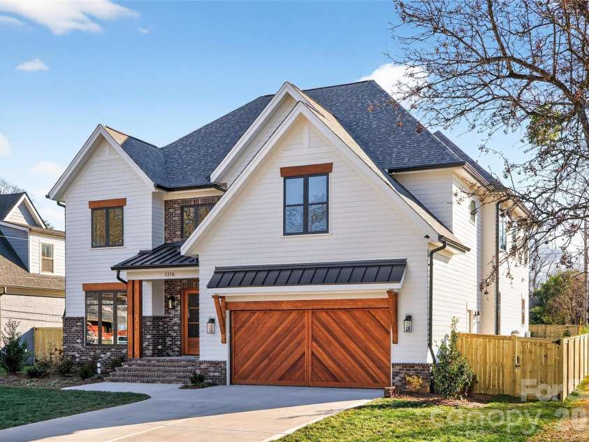 1316 Holmes Drive, Charlotte, NC 28209.  MLS# CAR4338664, YatesRealty ID 3016. Another front view of 1316 Holmes Drive, Charlotte, NC 28209.