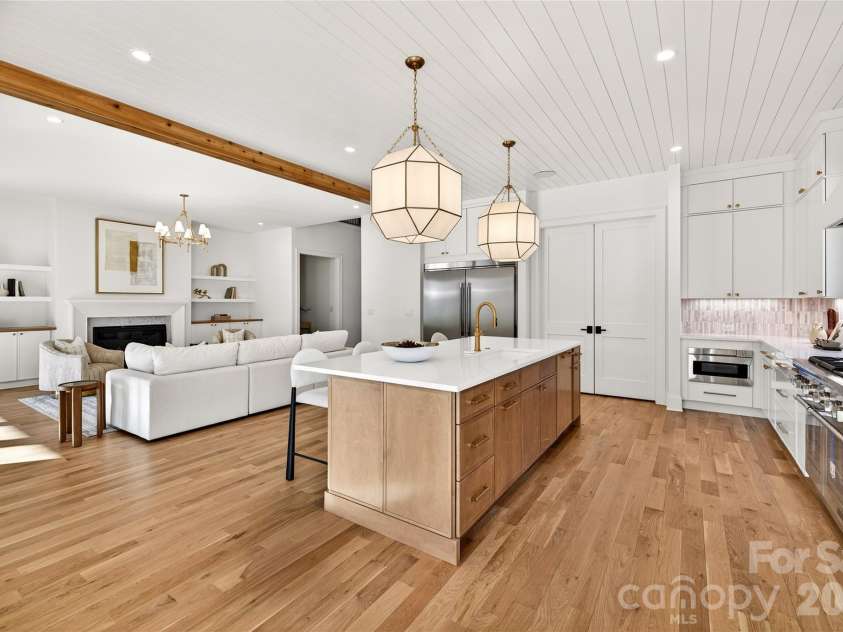 1316 Holmes Drive, Charlotte, NC 28209.  MLS# CAR4338664, YatesRealty ID 3016. Another view of the main living area of the home. 