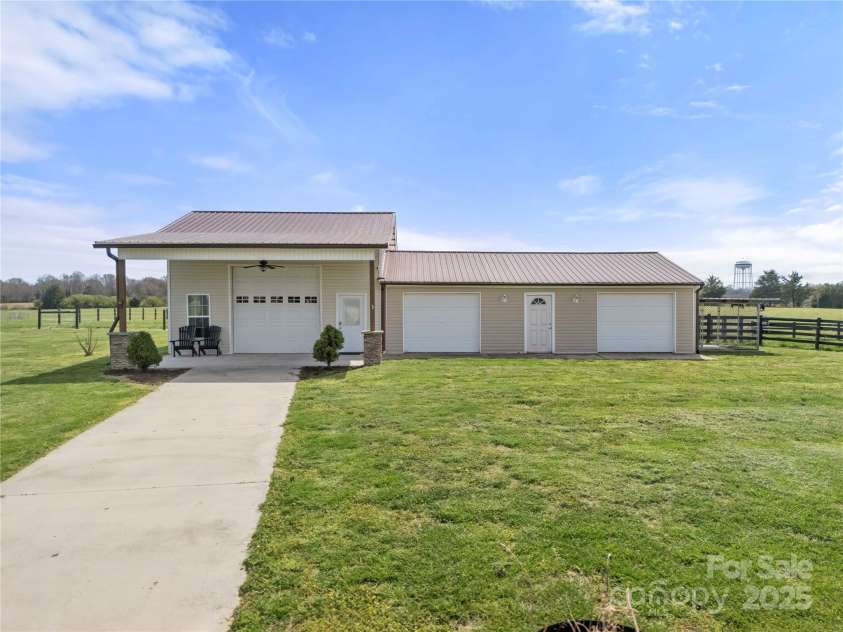 6808 Austin Grove Church Road, Marshville, NC 28103.  MLS# CAR4235474, YatesRealty ID 3016. 