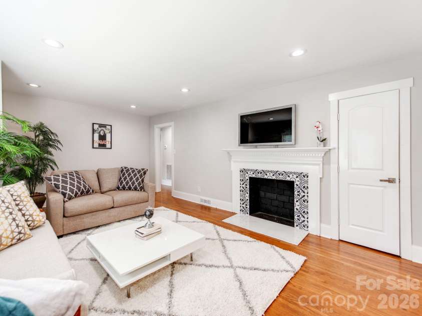 3414 June Drive, Charlotte, NC 28205.  MLS# CAR4390268, YatesRealty ID 30160. 