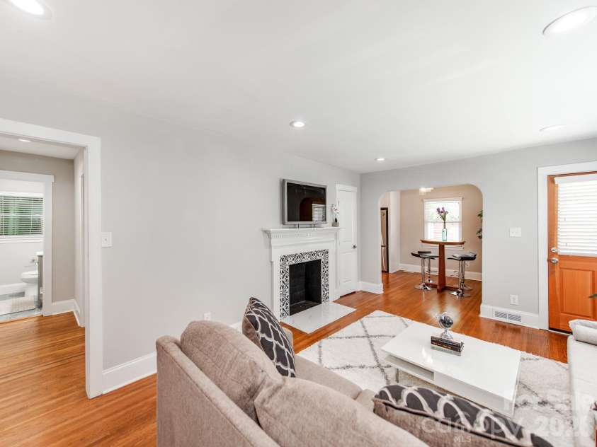 3414 June Drive, Charlotte, NC 28205.  MLS# CAR4390268, YatesRealty ID 30160. 