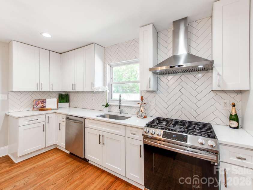 3414 June Drive, Charlotte, NC 28205.  MLS# CAR4390268, YatesRealty ID 30160. 