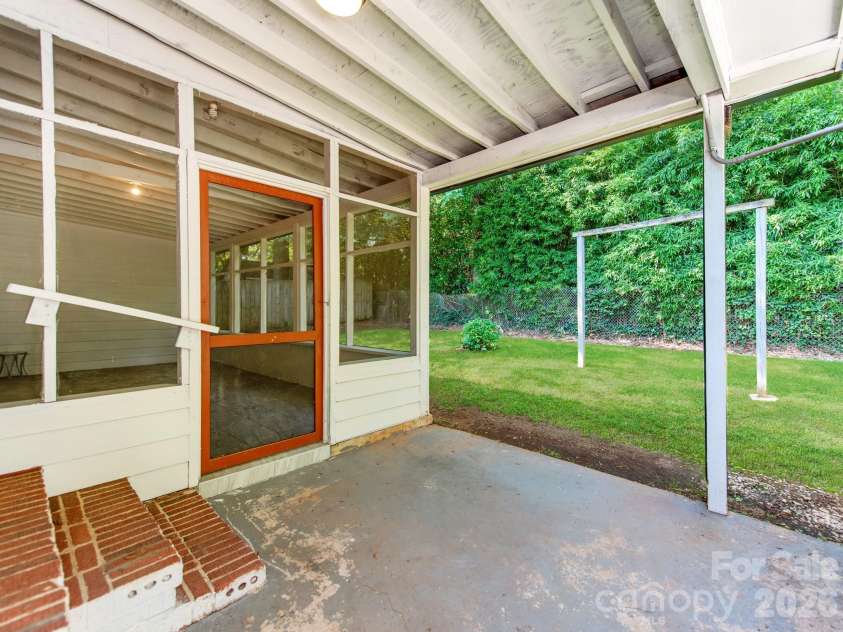 3414 June Drive, Charlotte, NC 28205.  MLS# CAR4390268, YatesRealty ID 30160. 