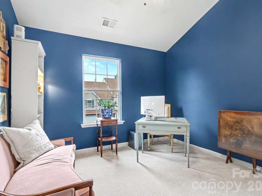 11184 Saintsbury Place, Charlotte, NC 28270.  MLS# CAR4359554, YatesRealty ID 30161. 3rd bedroom - vaulted ceiling