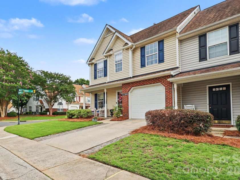 11184 Saintsbury Place, Charlotte, NC 28270.  MLS# CAR4359554, YatesRealty ID 30161. 