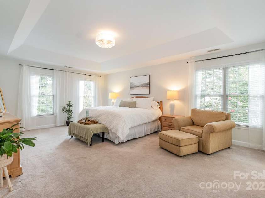 1239 Boyden Place, Concord, NC 28027.  MLS# CAR4285541, YatesRealty ID 30161. Spacious Owner's Suite