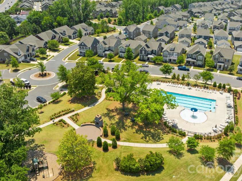 637 Amber Meadows Way, Tega Cay, SC 29708.  MLS# CAR4383765, YatesRealty ID 30162. Community Pool with Splash Pool