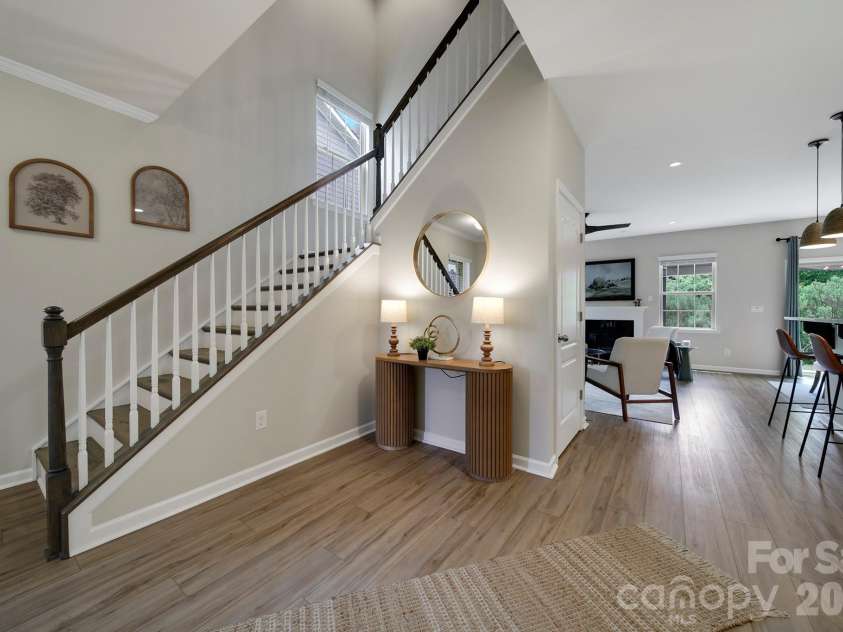 637 Amber Meadows Way, Tega Cay, SC 29708.  MLS# CAR4383765, YatesRealty ID 30162. Foyer