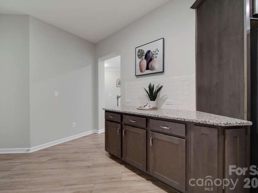 637 Amber Meadows Way, Tega Cay, SC 29708.  MLS# CAR4383765, YatesRealty ID 30162. Kitchen
