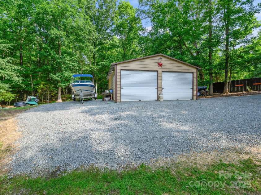 7300 Bailywick Drive, Waxhaw, NC 28173.  MLS# CAR4266190, YatesRealty ID 30163. 