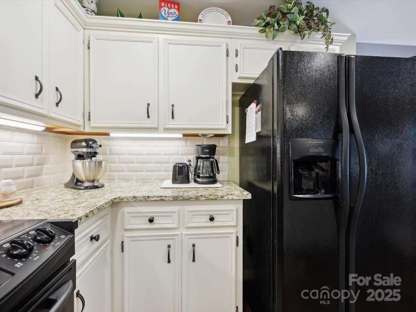 7300 Bailywick Drive, Waxhaw, NC 28173.  MLS# CAR4266190, YatesRealty ID 30163. 