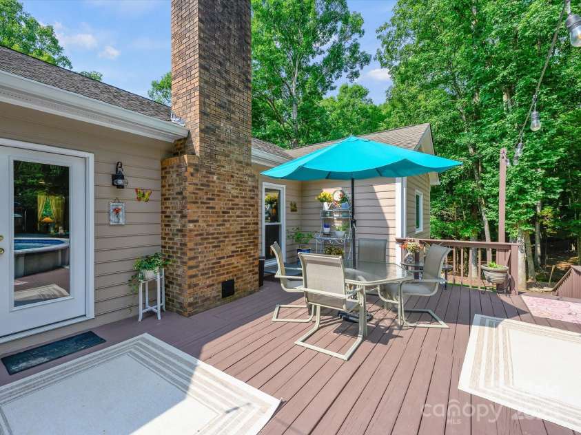 7300 Bailywick Drive, Waxhaw, NC 28173.  MLS# CAR4266190, YatesRealty ID 30163. 