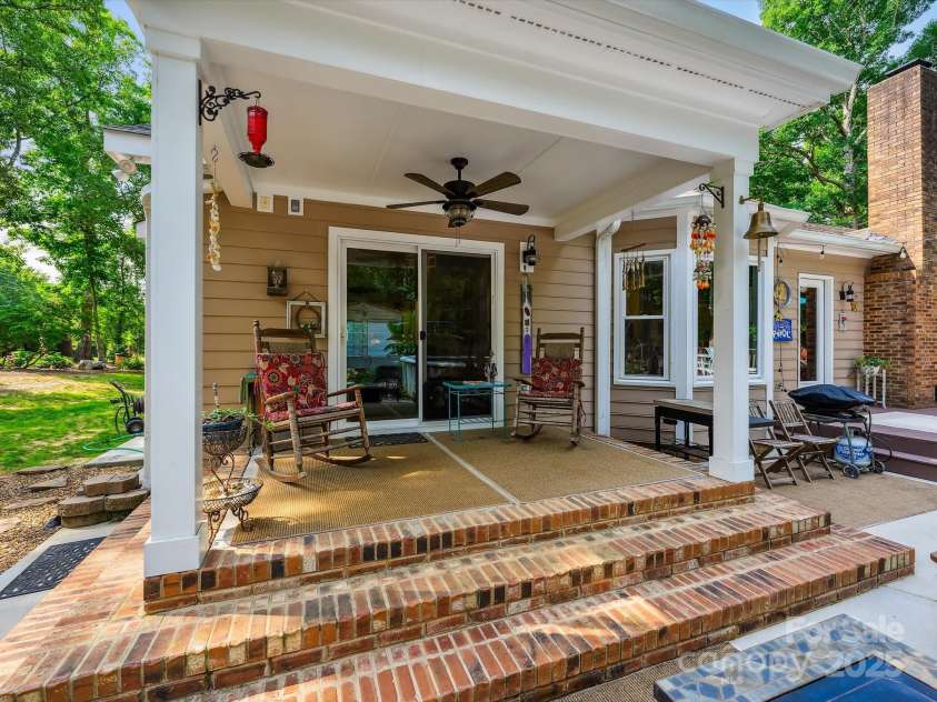 7300 Bailywick Drive, Waxhaw, NC 28173.  MLS# CAR4266190, YatesRealty ID 30163. 