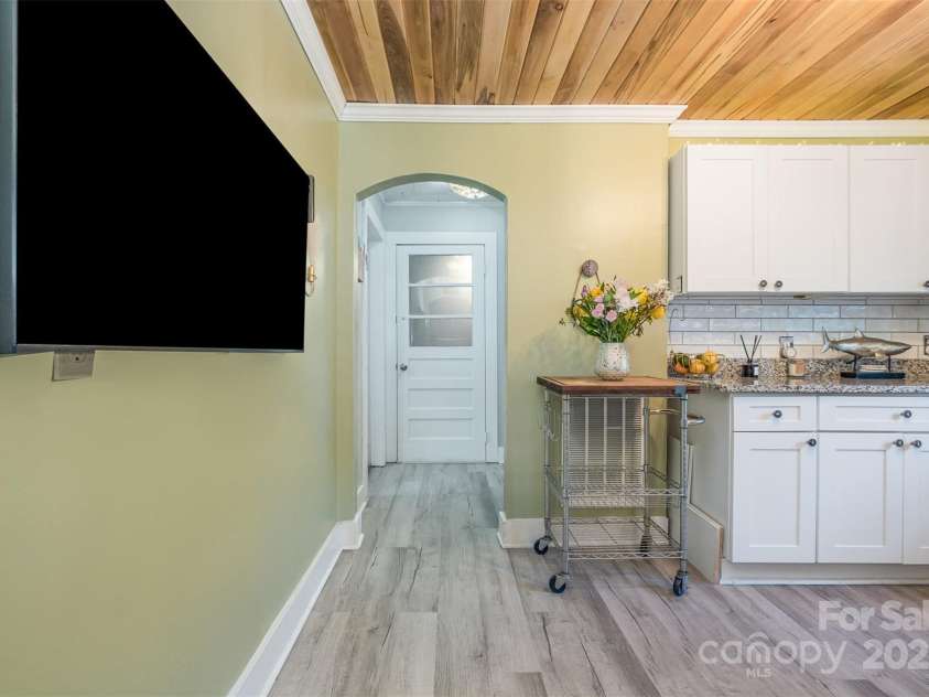 1114 Mountain Street, Kannapolis, NC 28081.  MLS# CAR4277832, YatesRealty ID 30164. Kitchen