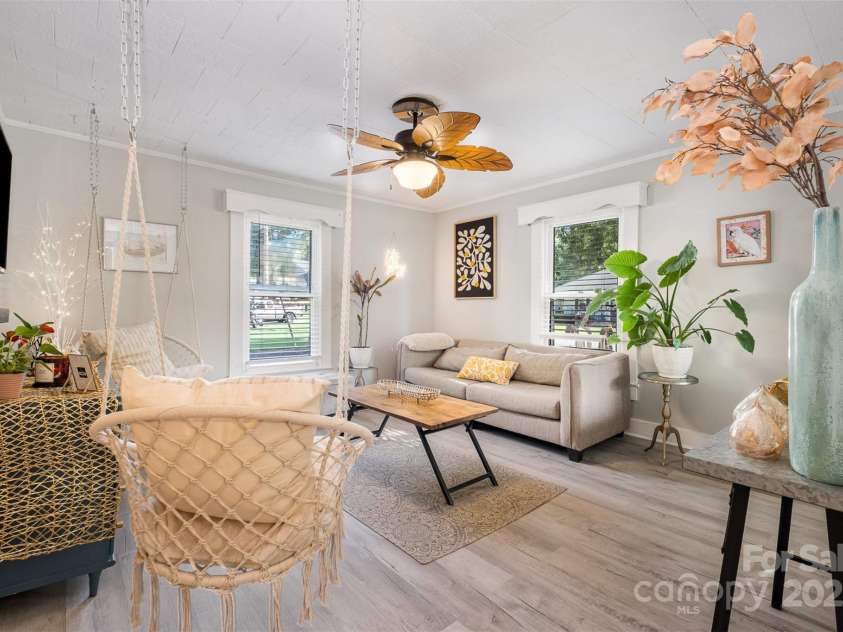 1114 Mountain Street, Kannapolis, NC 28081.  MLS# CAR4277832, YatesRealty ID 30164. Living Room