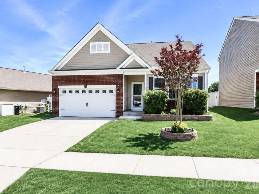 180 Cromwell Drive, Mooresville, NC 28115.  MLS# CAR4346533, YatesRealty ID 30164. 
